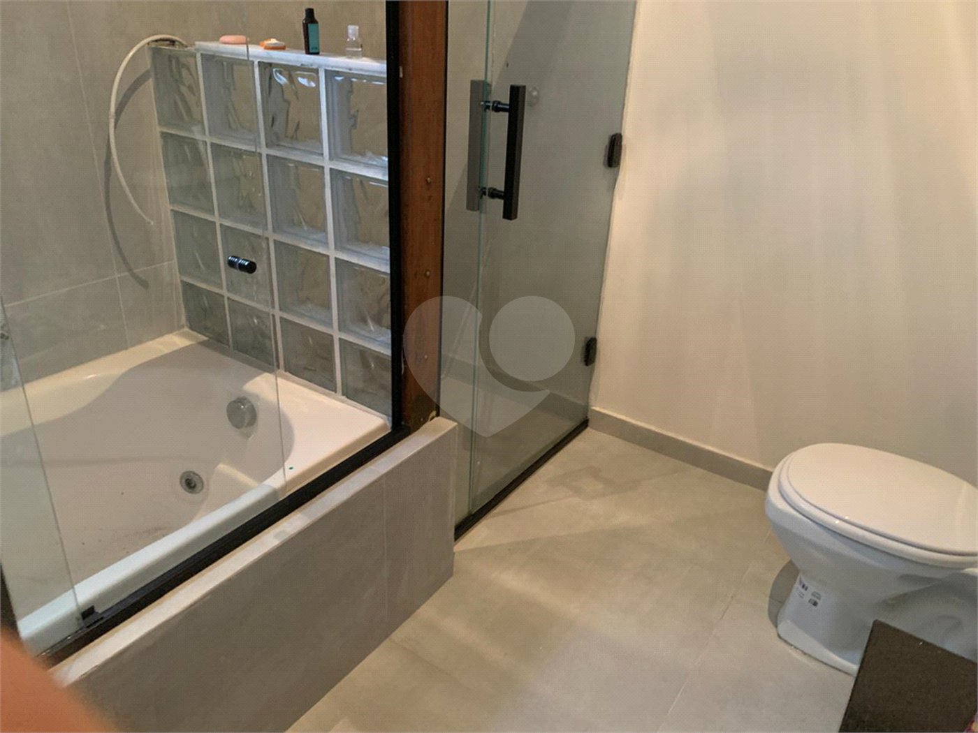 Casa à venda com 3 suítes em Aruã, Mogi das Cruzes, SP
