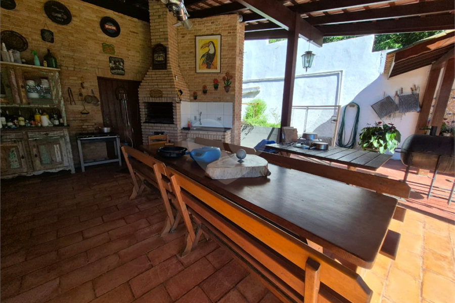 Casa Térrea à venda com 4 quartos, sendo 2 suítes, em Roseira, Mairiporã, SP