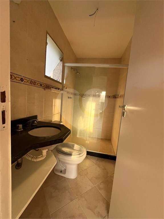 Casa à venda com 4 quartos, sendo 2 suítes, no condomínio Pedra Mar, Rio de Janeiro - RJ