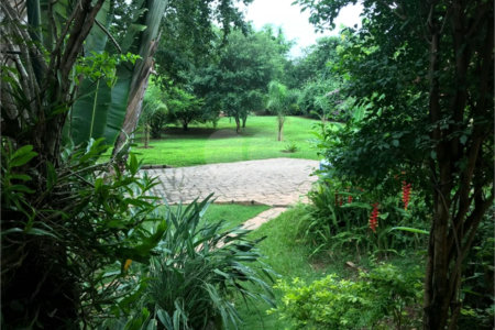 Casa à venda com 5 quartos, sendo 3 suítes, no condomínio Recanto das Flores, Indaiatuba - SP
