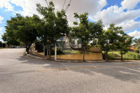 Sobrado à venda ou para alugar com 5 quartos, sendo 1 suíte, em Jardim Eltonville, Sorocaba, SP