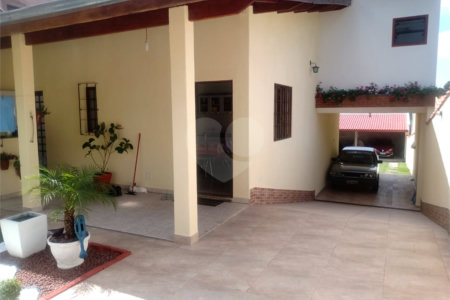 Casa à venda com 3 quartos, sendo 1 suíte, em Gabriel Piza, São Roque, SP