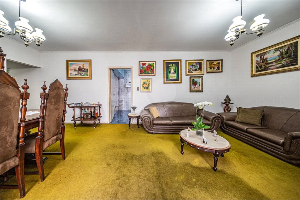 Apartamento à venda com 3 quartos, sendo 1 suíte, em Vila Mariana, São Paulo, SP
