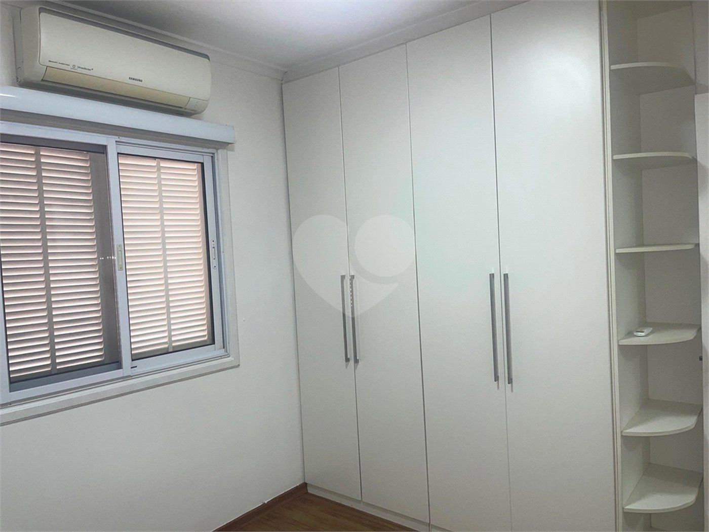 Casa à venda com 3 quartos, sendo 1 suíte,  no condomínio Vilagio Viccino, São Paulo - SP