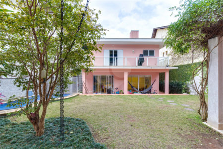 Casa à venda com 4 quartos, sendo 2 suítes,  em Alto da Boa Vista, São Paulo, SP