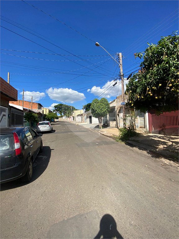 Terreno plano, no bairro Parque Sisi, com 125,00 m² de área.