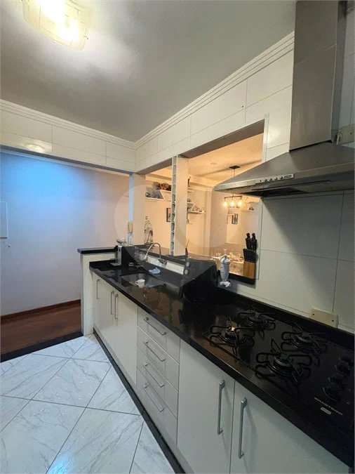 Apartamento reformado e mobiliado no Residência América - Venda - Parque Maria Domitila