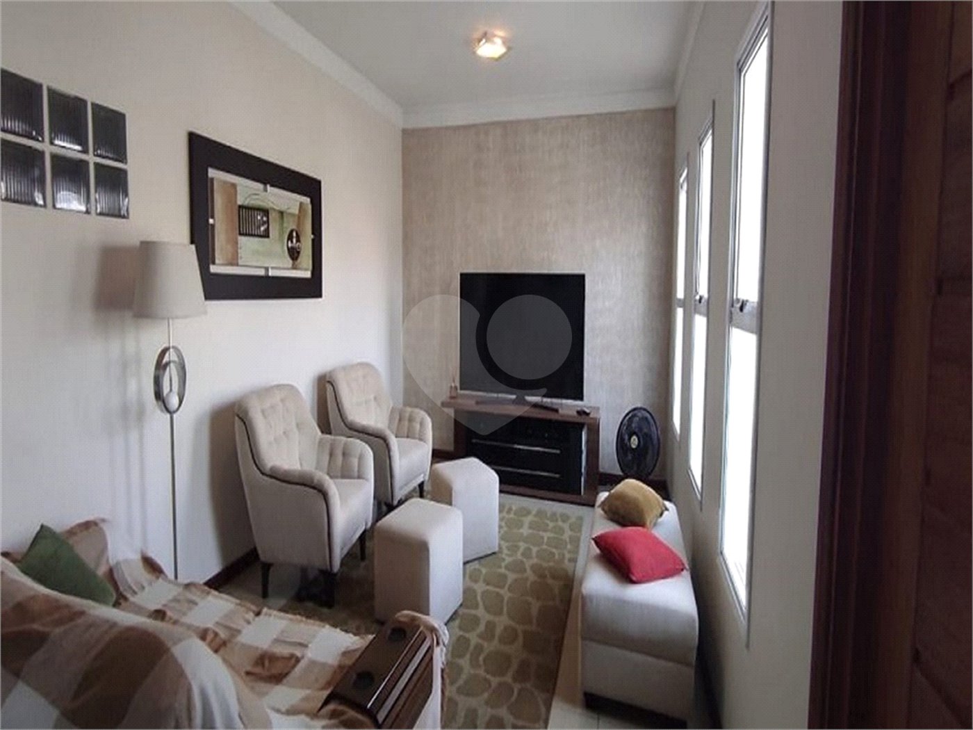 Casa à venda com 4 quartos, sendo 2 suítes, no condomínio Residencial Villa dos Inglezes, Sorocaba - SP