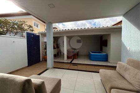 Duplex à venda com 1 quarto, sendo 3 suítes, em Taperapuan, Porto Seguro, BA