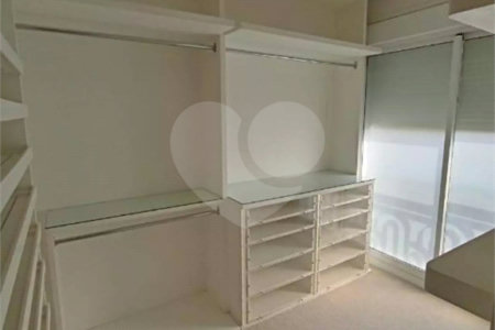 Casa à venda com 3 suítes no condomínio Solares Vila Europa, São Paulo - SP