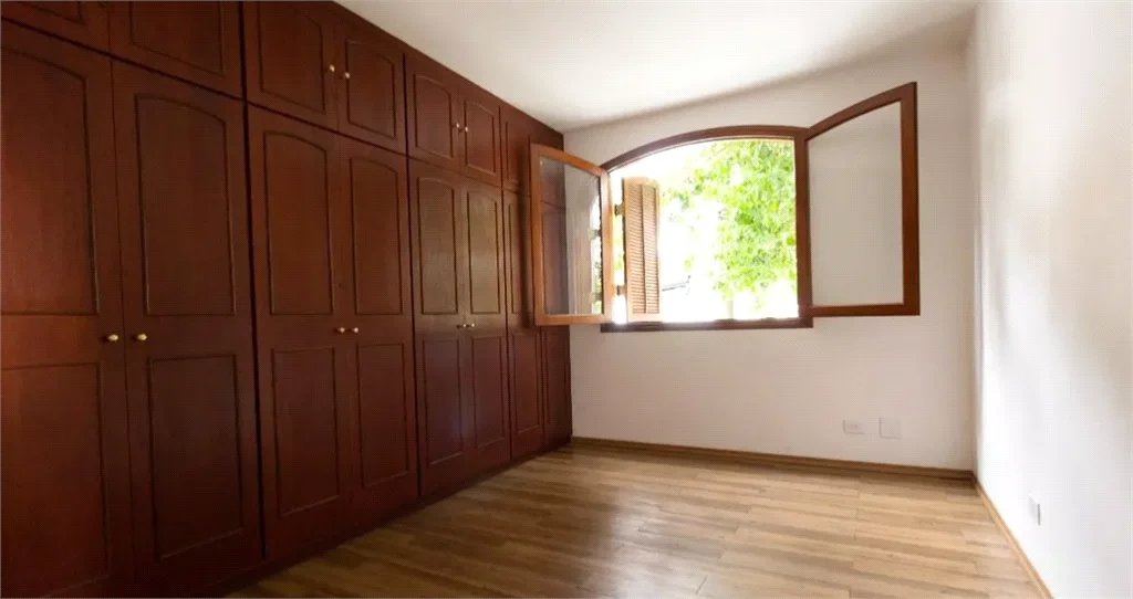 Casa à venda com 4 quartos, sendo 1 suíte,  em Vila Tiradentes, São Paulo, SP