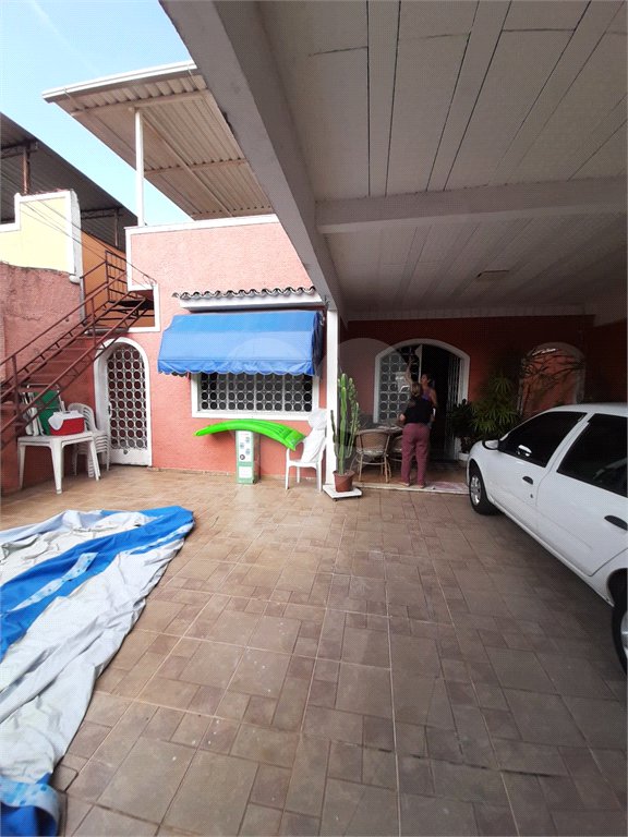 Casa à venda com 4 quartos, sendo 1 suíte, em Senador Camará, Rio de Janeiro, RJ