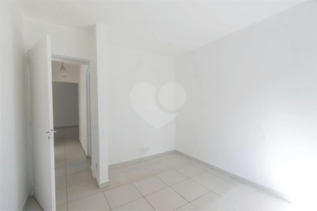 Apartamento à venda com 3 quartos, sendo 1 suíte, em Itaim Bibi, São Paulo, SP