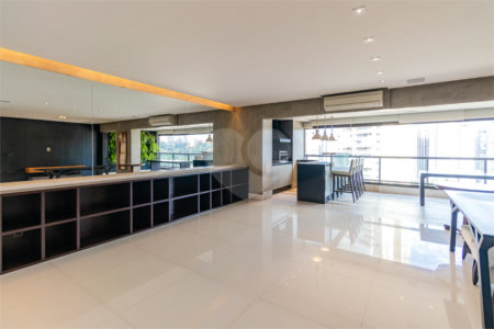 Apartamento à venda com 3 suítes em Granja Julieta, São Paulo, SP