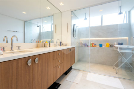 Apartamento à venda com 3 quartos, sendo 1 suíte, em Cerqueira César, São Paulo, SP