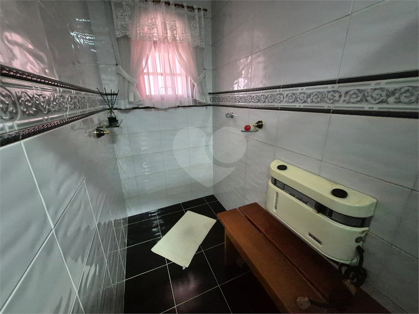 Sobrado à venda com 3 quartos, sendo 1 suíte, em Jardim Sarah, São Paulo, SP