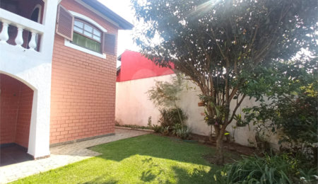 Casa à venda com 4 quartos, sendo 1 suíte, no condomínio Alpes da Cantareira, Mairiporã - SP
