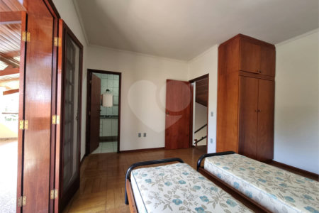 Casa à venda com 4 quartos, sendo 2 suítes, em Bosque, Vinhedo, SP