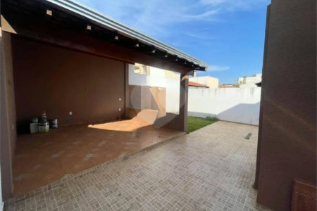 Casa à venda com 2 quartos, sendo 1 suíte, no condomínio Alvorada, Araraquara - SP
