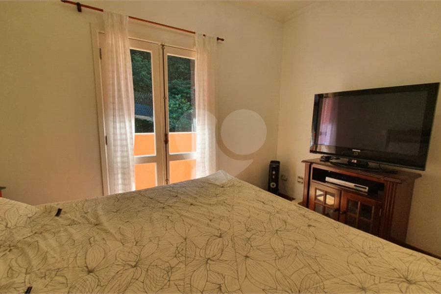 Casa à venda com 3 quartos, sendo 2 suítes, no condomínio Cond Jardim Itatinga, São Paulo - SP