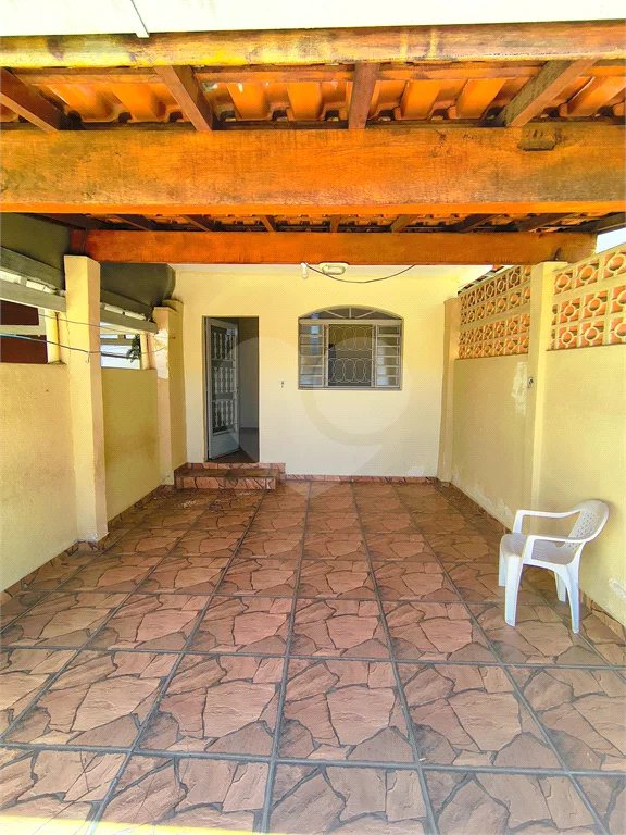 Casa Térrea para Venda – Bairro Vila Avaí, Indaiatuba - com 02 quartos- 01 banheiro-sala -cozinha-quintal e garagem 0 1carro