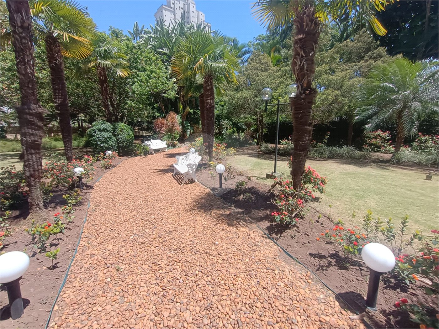 Apartamento para alugar com 4 quartos, sendo 3 suítes, em Vila Gomes Cardim, São Paulo, SP