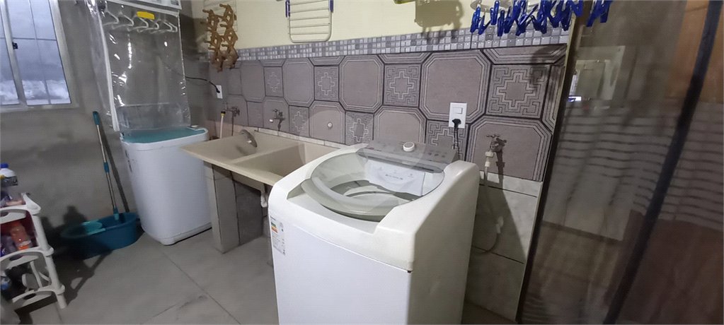 Casa à venda com 3 quartos em Jardim Santa Helena, Itaquaquecetuba, SP