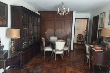 Casa à venda com 3 quartos, sendo 2 suítes, em Morumbi, São Paulo, SP