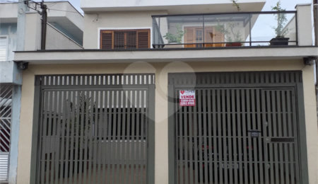 Sobrado à venda com 3 suítes em Vila Nivi, São Paulo, SP