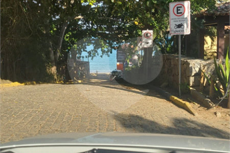 Casa à venda com 4 quartos, sendo 2 suítes, em Ferradura, Armação dos Búzios, RJ