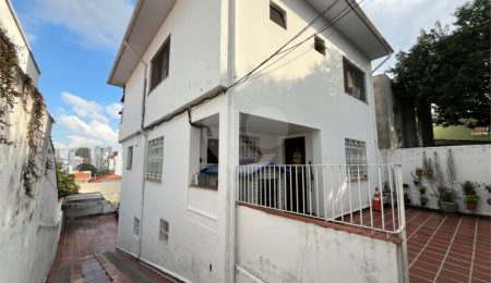 Sobrado à venda com 4 quartos, sendo 2 suítes,  em Vila Mariana, São Paulo, SP
