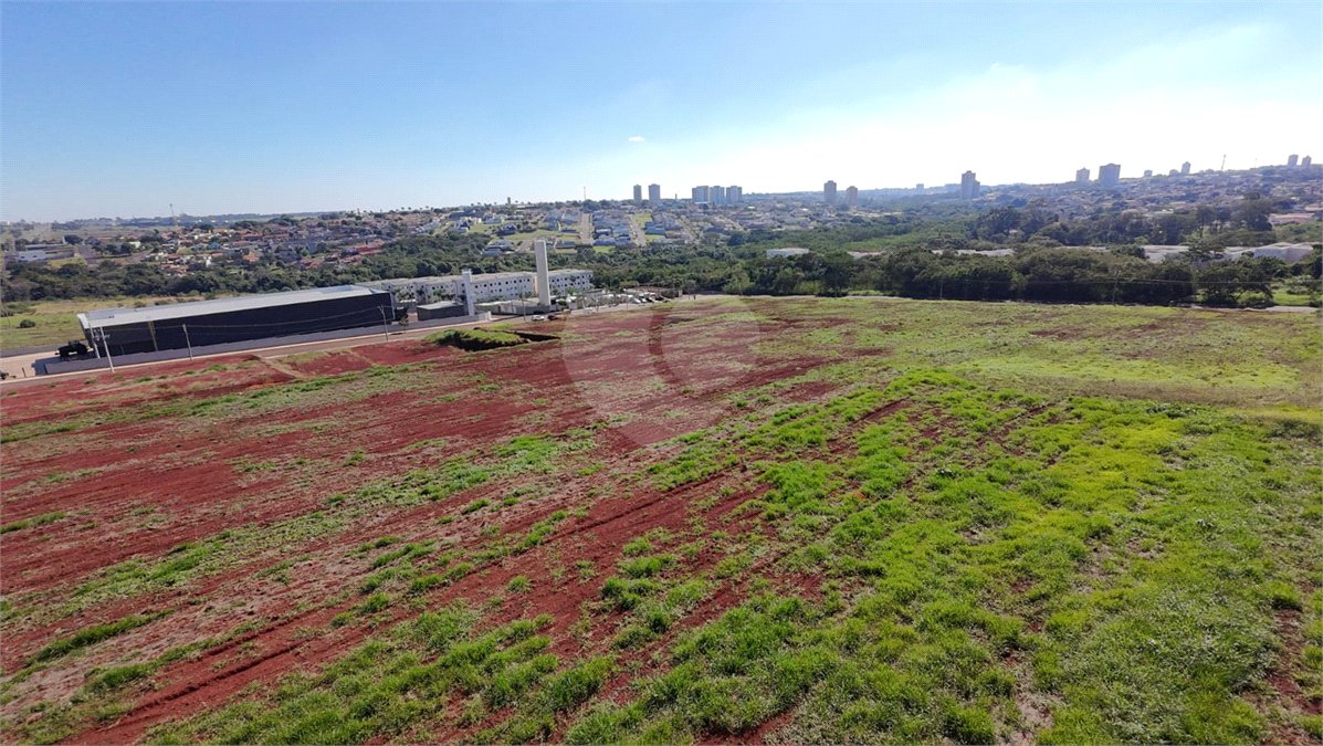 Terreno à venda em Jardim Quitandinha II, Araraquara, SP