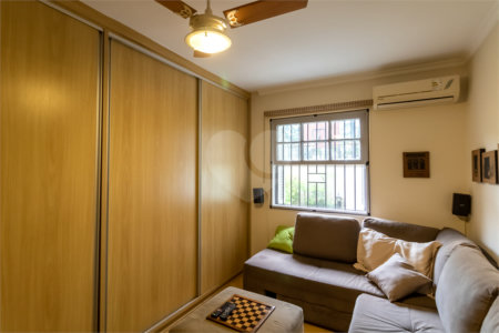Casa à venda com 3 quartos, sendo 1 suíte,  em Parque Colonial, São Paulo, SP
