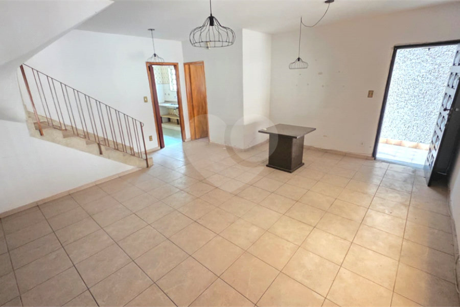 Sobrado à venda com 3 quartos em Vila Guilherme, São Paulo, SP