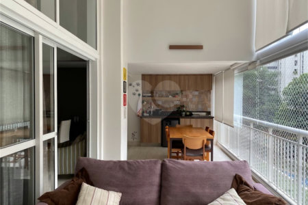 Apartamento à venda com 3 suítes em Vila Suzana, São Paulo, SP