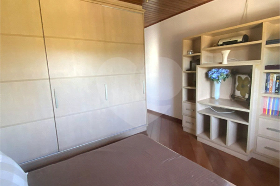 Casa à venda com 5 quartos, sendo 4 suítes, no condomínio Lago do Imperador, Mairiporã - SP