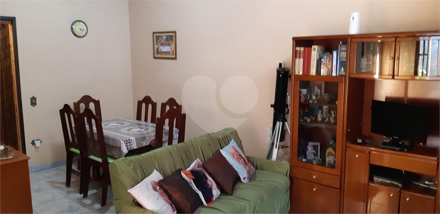 Sobrado à venda com 7 quartos, sendo 2 suítes, em Jardim Marajoara, São Paulo, SP