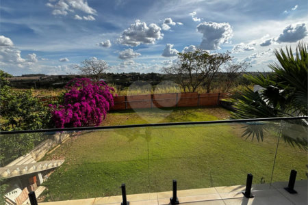 Casa à venda com 3 quartos, sendo 2 suítes, no condomínio Terras de Mont Serrat, Salto - SP