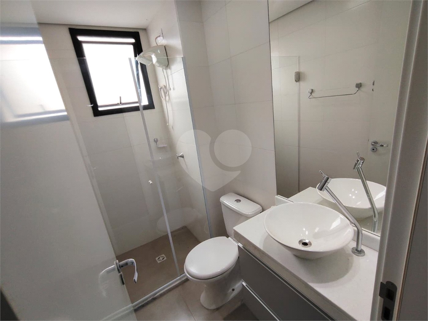 Apartamento à venda ou para alugar com 3 quartos, sendo 2 suítes, em Vila Ginez, Itapetininga, SP