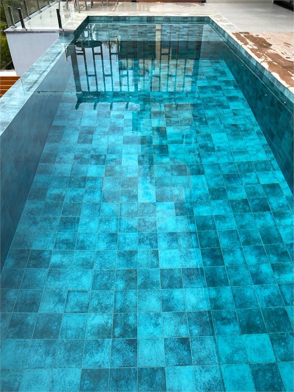 Casa à venda com 3 suítes no condomínio Hills, Arujá - SP
