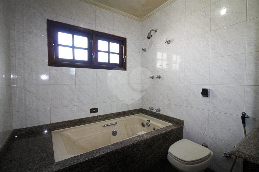 Casa à venda com 5 quartos, sendo 3 suítes, em Jardim São Bento, São Paulo, SP