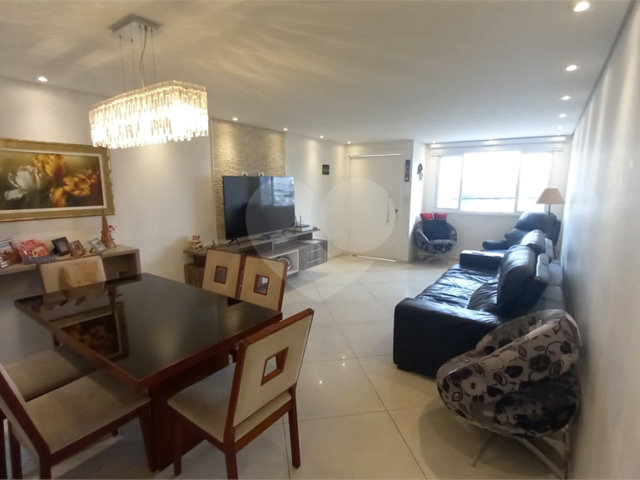 Sobrado à venda com 3 suítes em Vila Nivi, São Paulo, SP