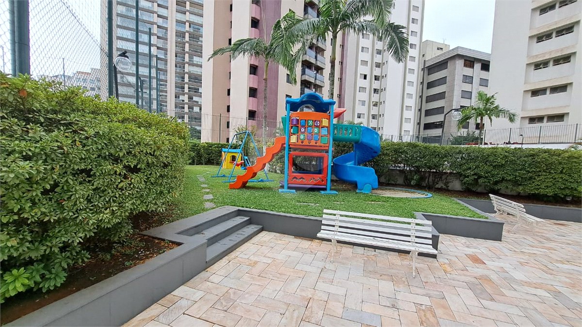 Apartamento à venda com 3 quartos, sendo 1 suíte, em Vila Mariana, São Paulo, SP