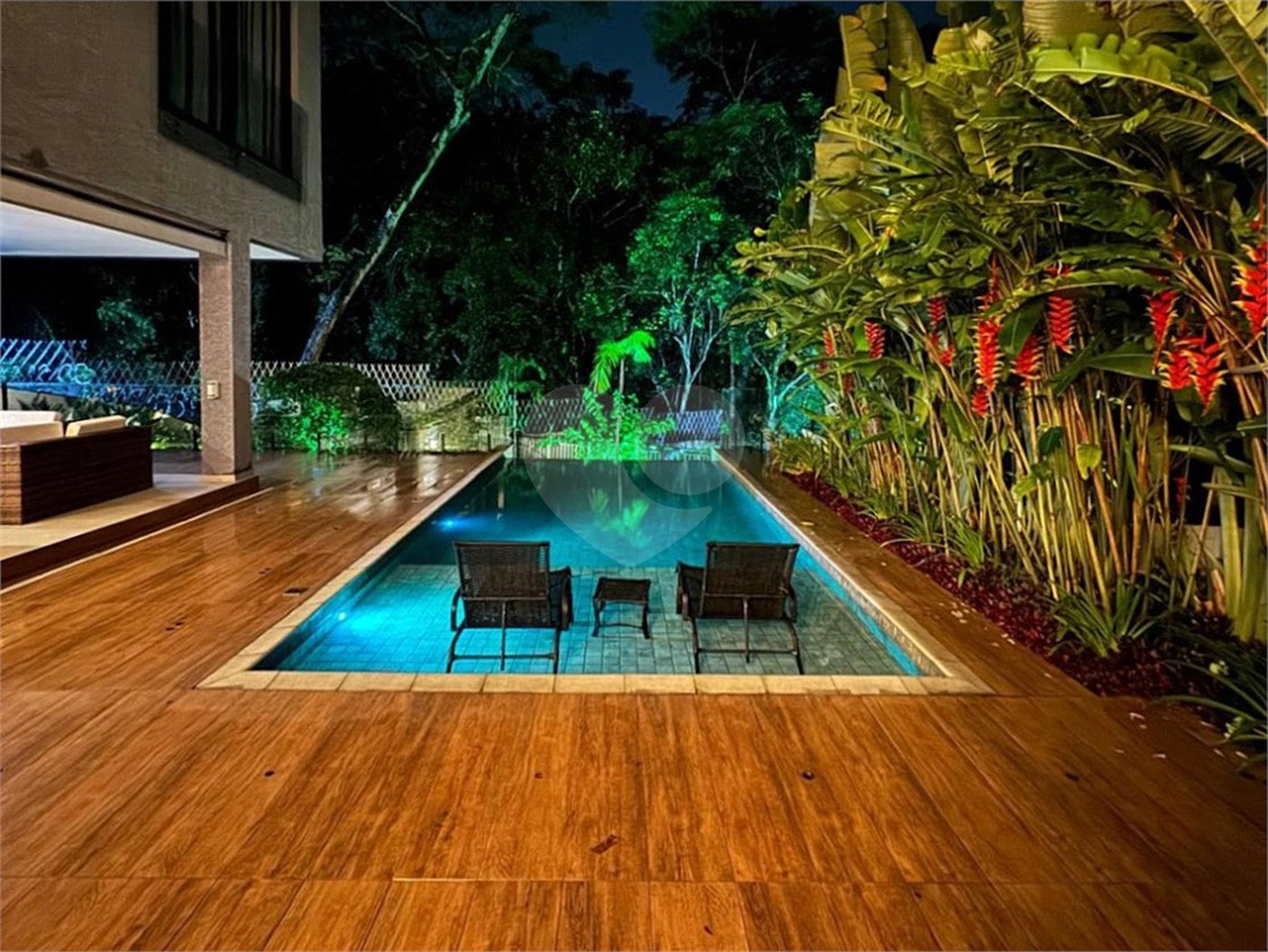 Casa à venda com 3 suítes no condomínio Reserva Santa Maria, Jandira - SP