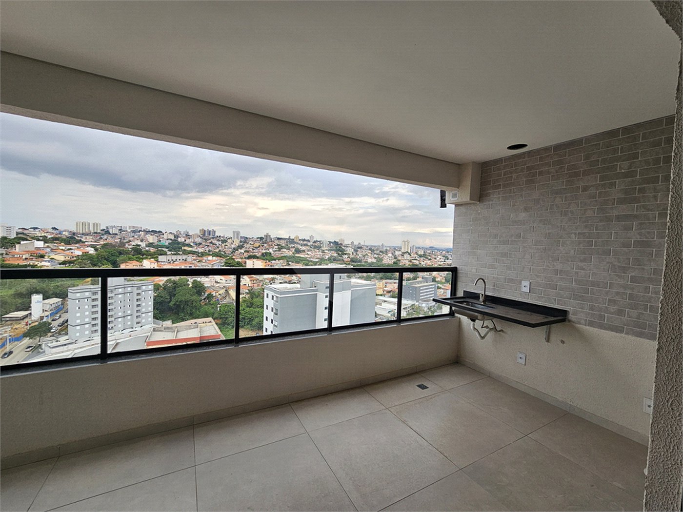 Apartamento à venda com 3 quartos, sendo 1 suíte, em Vila Lucy, Sorocaba, SP