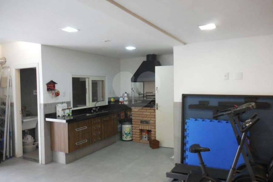 Casa à venda com 3 quartos, sendo 1 suíte, no condomínio Residencial Morada do Horto, São Paulo - SP