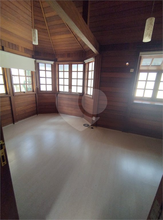 Casa à venda com 3 quartos, sendo 1 suíte, no condomínio Bosque de Greviléa, Vinhedo - SP