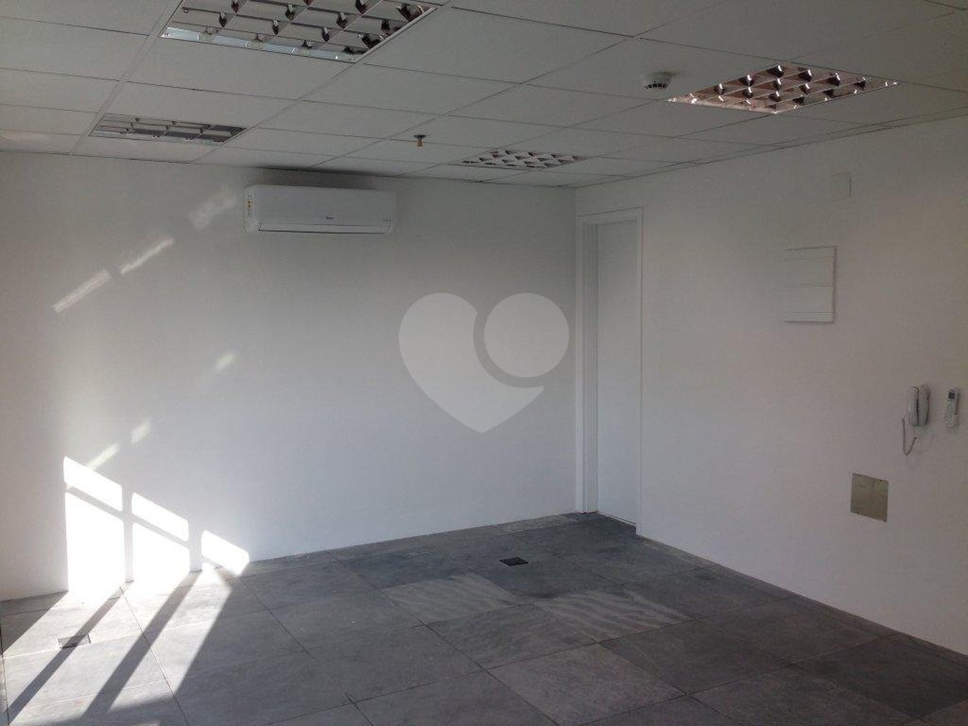 Sala à venda em Alto da Boa Vista, São Paulo, SP