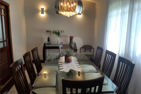 Casa à venda com 4 quartos, sendo 2 suítes,  no condomínio Estância Marambaia, Vinhedo - SP