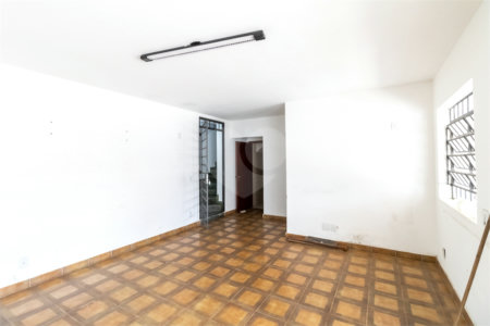 Sobrado à venda com 5 quartos, sendo 3 suítes, em Alto da Boa Vista, São Paulo, SP